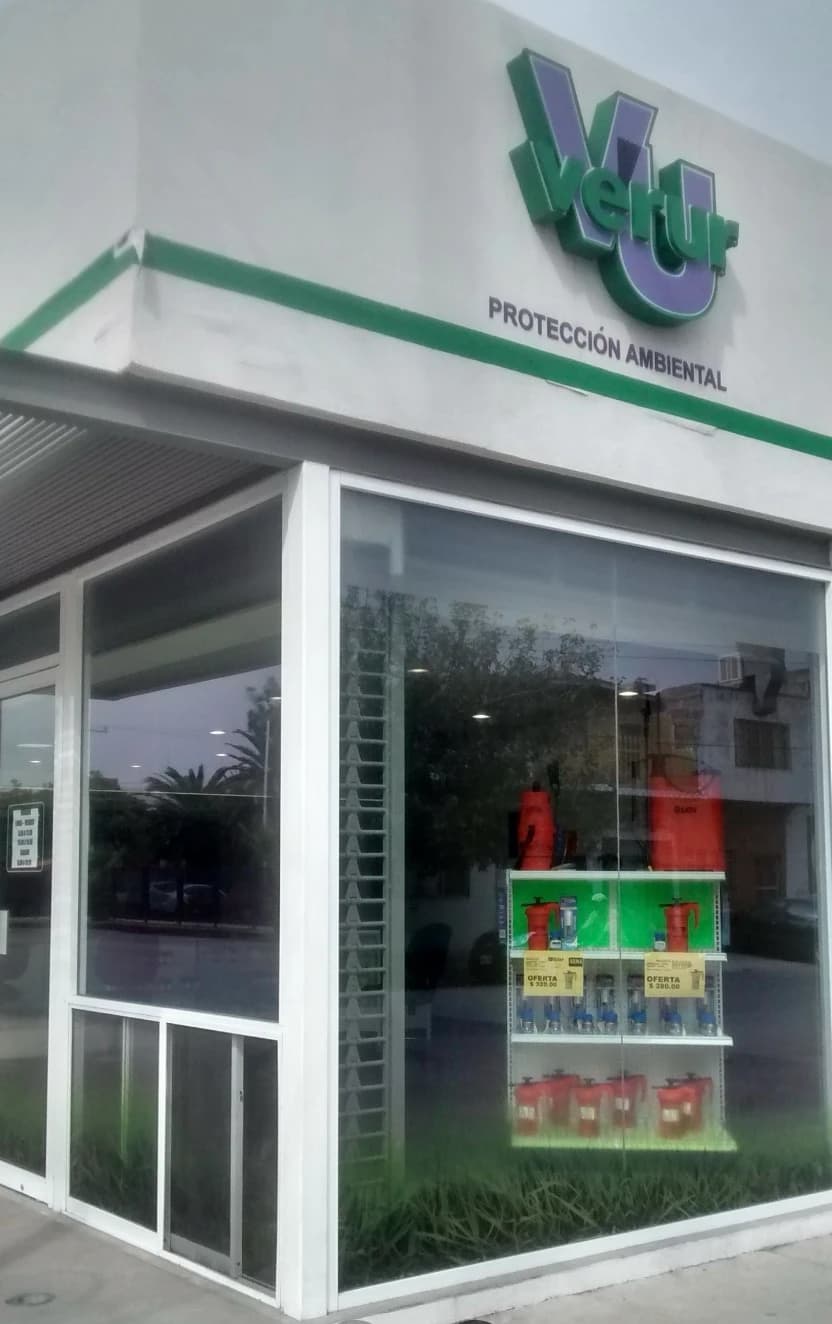 Fachada de la tienda Verur en Torreón